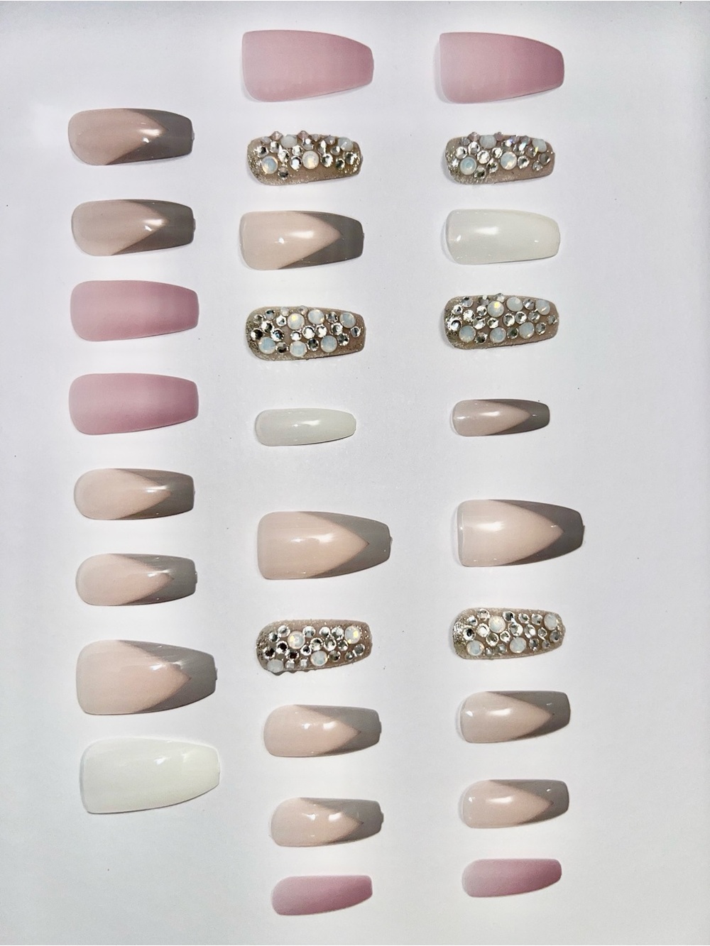 Look Beautiful 28pcs press on nails with free gifts
